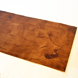 The copper plate is prepared for drawing. Asphalt is a hard ground, and drawing on it in the printing process, will result in the appearance of lines of ink.