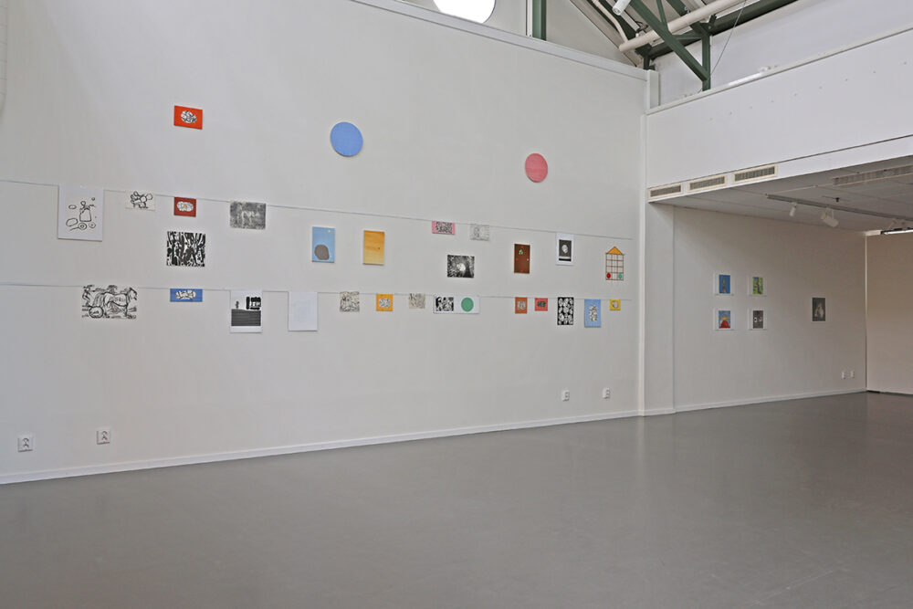 Dan Wirén's wall installation with a number of works made with different techniques and materials – Wood, paper, glue, corrugated cardboard and cardboard. To the right, five artworks Bird Figure, Horse Play, "House, Ship and Shell", Archaic Modernism and The Parents.